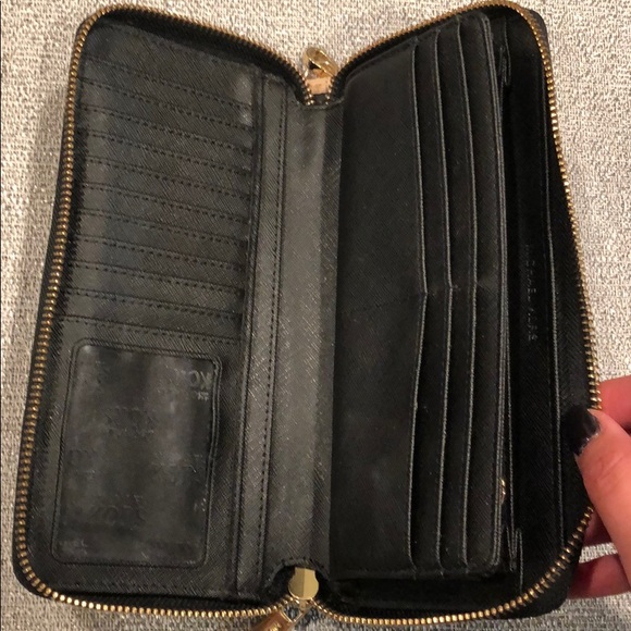 Michael Kors Wallet - Picture 2 of 3